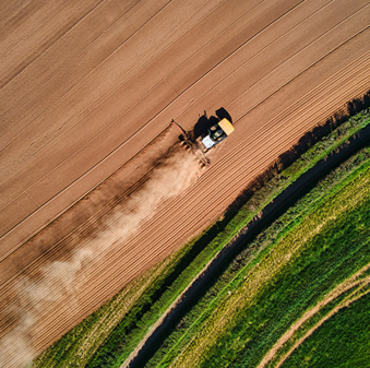 tractor-field-crops-agriculture-food-detail